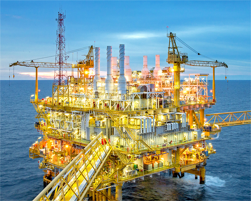 Enhancing Safety on Oil Drilling Platforms with Edge Protection